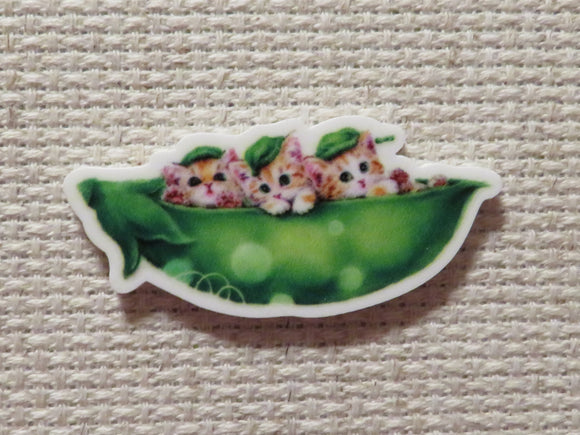 First view of Three Kitties in a Pea Pod Needle Minder.
