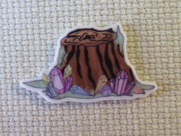 First view of Crystal Tree Stump Needle Minder.