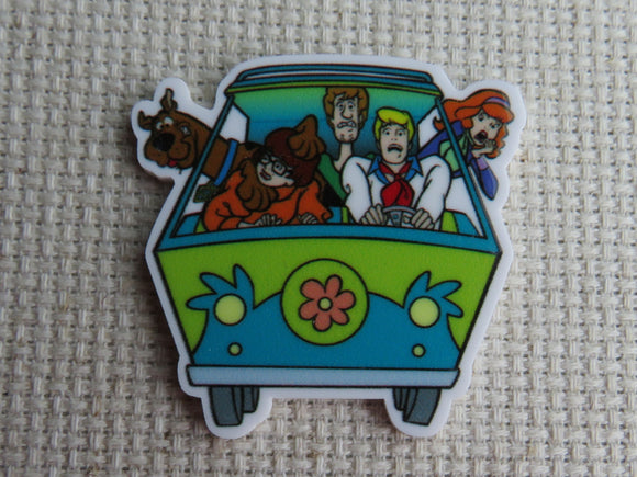 First view of The Scooby Gang in the Mystery Machine Needle Minder.
