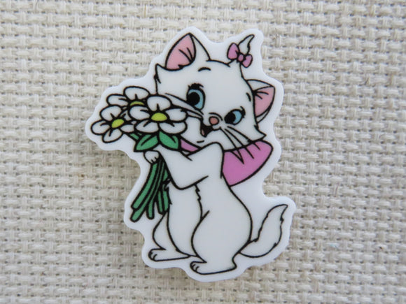 First view of Marie with White Daisies Needle Minder.