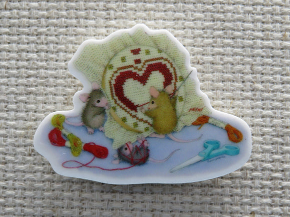 First view of Stitching Mice Needle Minder.