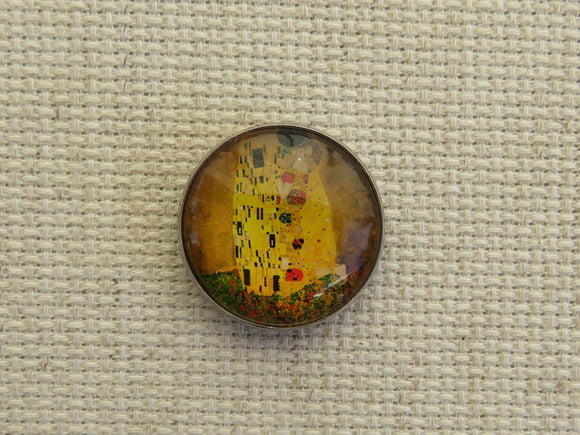 First view of The Kiss Domed Needle Minder.