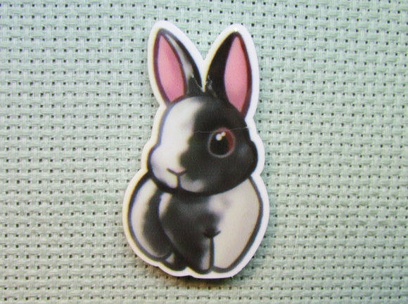 First view of the Black and White Bunny Needle Minder