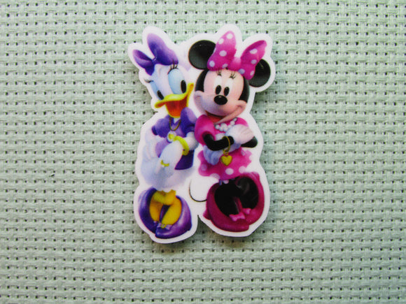First view of the Minnie and Daisy Needle Minder