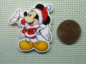 First view of the Minnie and Mickey Dressed as Mr. & Mrs. Claus Needle Minder