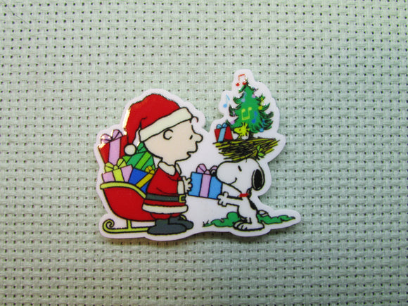 First view of the Christmas Charlie Brown and Snoopy Needle Minder