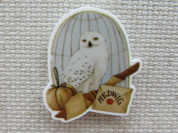 First view of Beloved Wizarding Owl, Hedwig Needle Minder.
