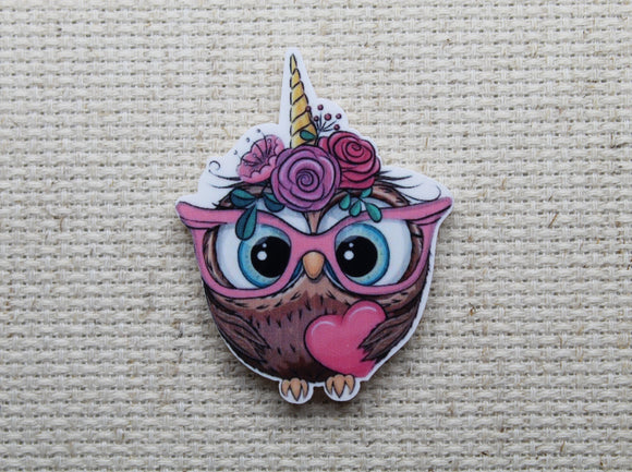 First view of Unicorn Owl with a Heart Needle Minder.