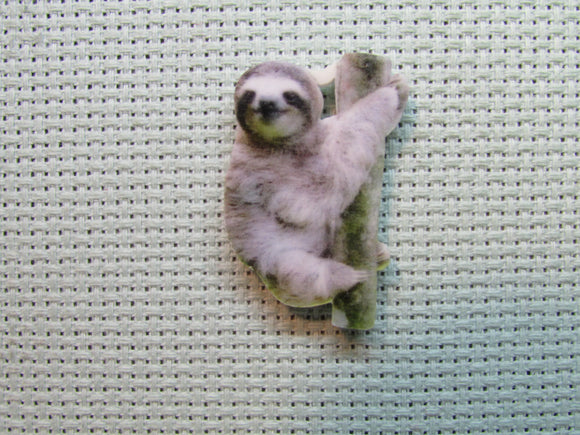 First view of the Sloth Needle Minder
