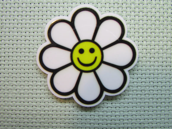 First view of the Smiling White Daisy Needle Minder