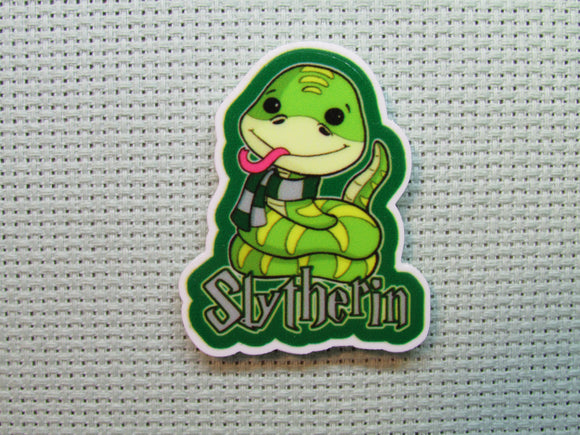 First view of the Slytherin Snake Needle Minder