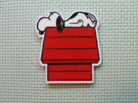 First view of the Sleeping Snoopy on His Doghouse Needle Minder