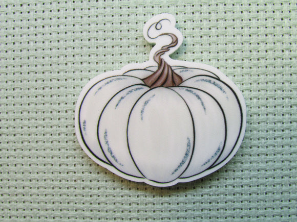 First view of the White Pumpkin Needle Minder