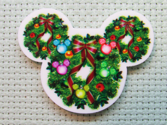 First view of the Mickey Christmas Wreath Needle Minder
