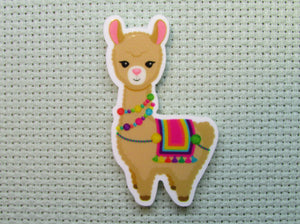 First view of the Beige Llama Needle Minder