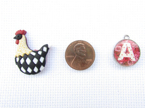 First view of the Rooster Needle Minder