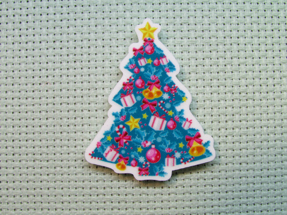 First view of the Christmas Tree Adorned with Gifts Needle Minder