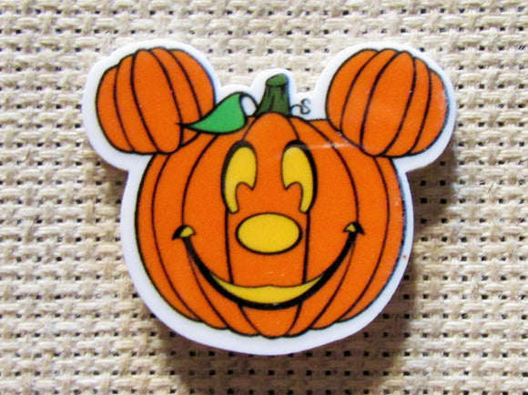 First view of the Mouse Head Pumpkin Needle Minder