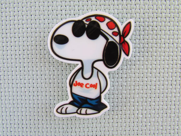 First view of the Joe Cool Snoopy Needle Minder