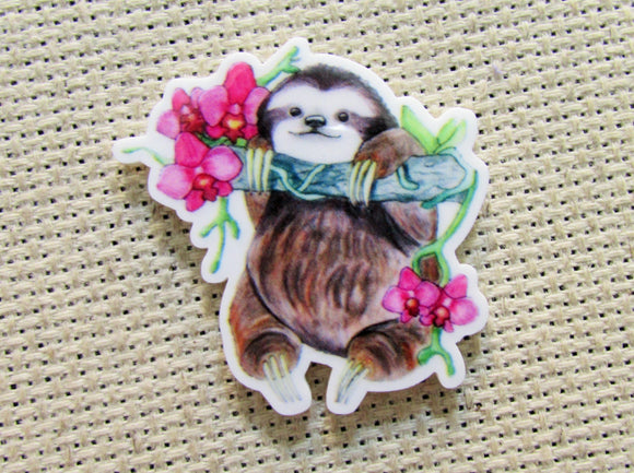 First view of the Flowery Sloth Needle Minder