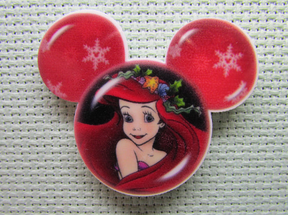 First view of the Ariel Christmas Mouse Head Needle Minder