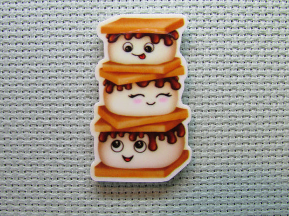 First view of the Three Marshmallow Smore Needle Minder