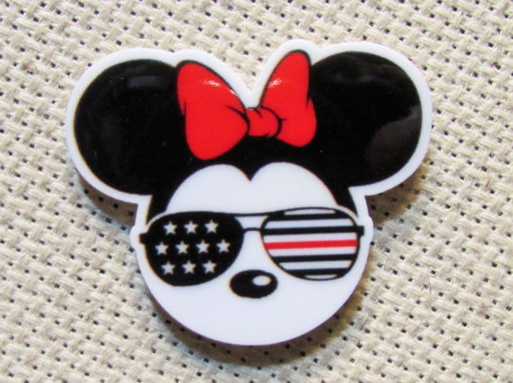 First view of the Minnie Mouse in Patriotic Shades Needle Minder