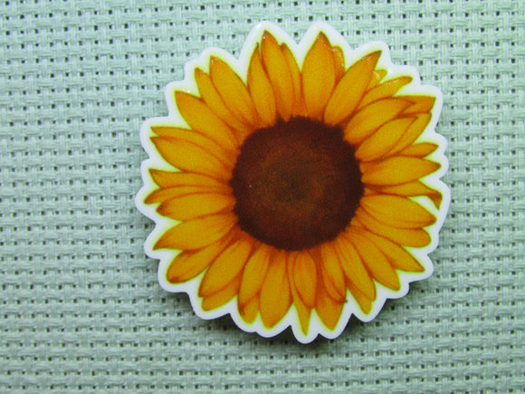 First view of the Beautiful Sunflower Needle Minder