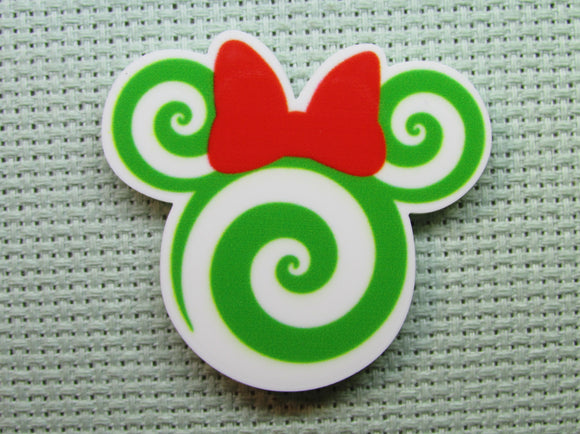 First view of the Green Swirl Mouse Head Needle Minder
