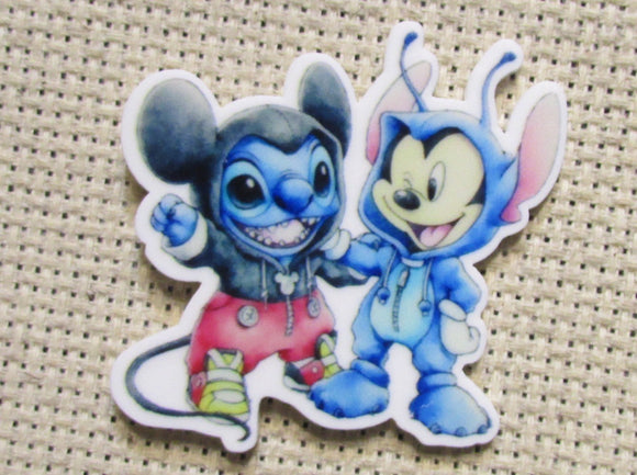 First view of the Mickey Dressed as Stitch and Vice Versa Needle Minder