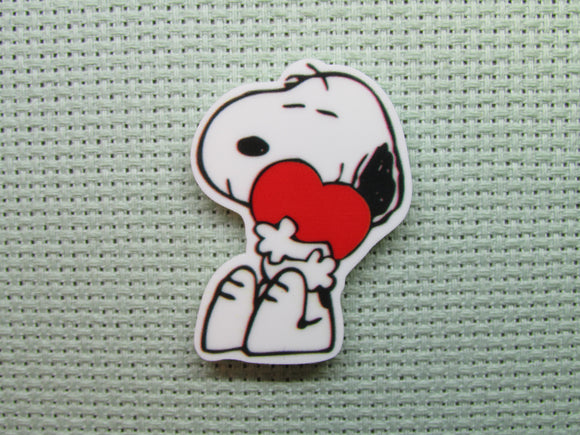 First view of the Heart Hugging Snoopy Needle Minder