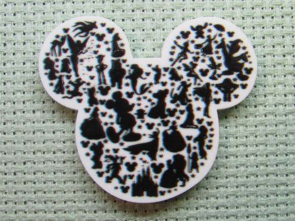 First view of the Black and White Character Mouse Head Needle Minder
