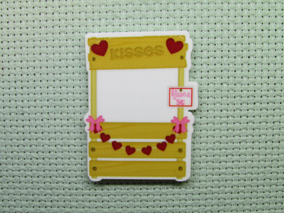 First view of the Kissing Booth Needle Minder