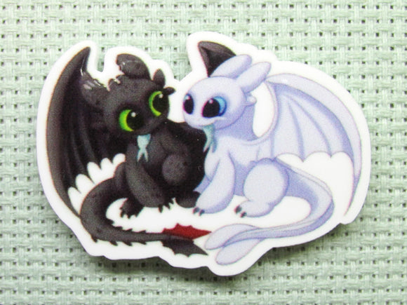 First view of the Toothless and Light Fury Sharing a Meal Needle Minder