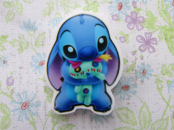 First view of the Small Stitch Hugging Scrump Needle Minder
