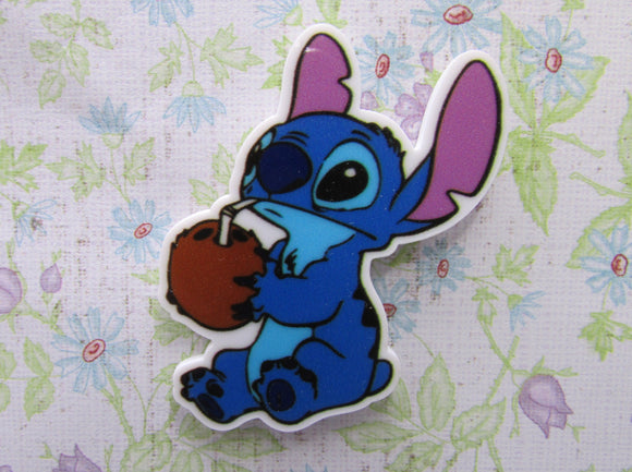 First view of the Stitch Drinking a Coconut Drink Needle Minder