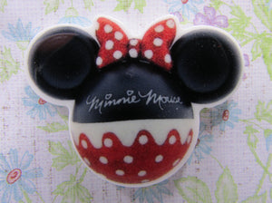 First view of the Minnie Mouse Head Needle Minder