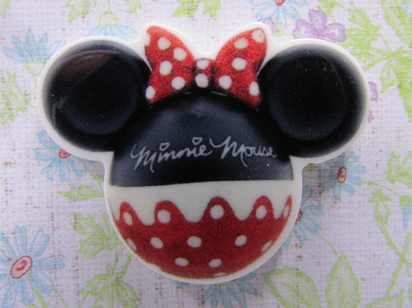 First view of the Minnie Mouse Head Needle Minder
