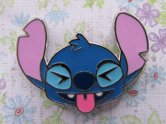 First view of the Tongue Out Stitch Needle Minder
