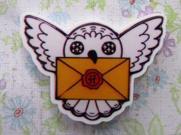 First view of the Owl Delivering a Message Needle Minder