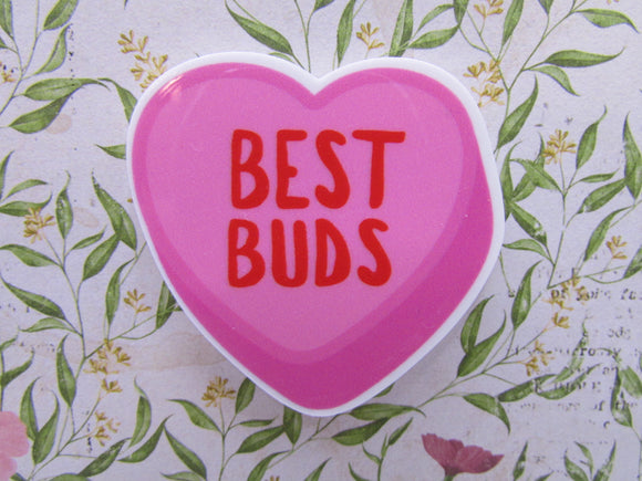 First view of the Best Buds Conversation Heart Needle Minder