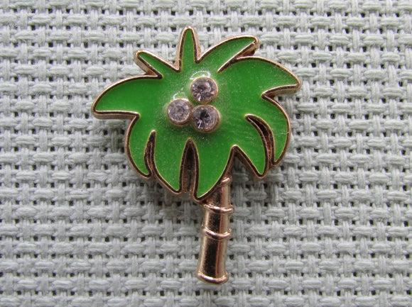 First view of the Small Palm Tree Needle Minder