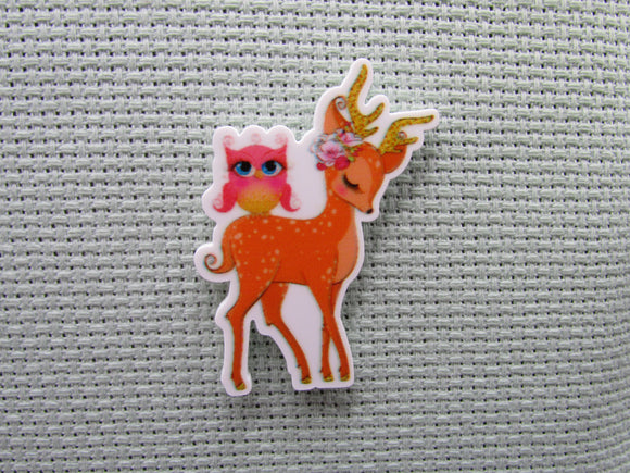 First view of the Deer with an Owl Friend Needle Minder