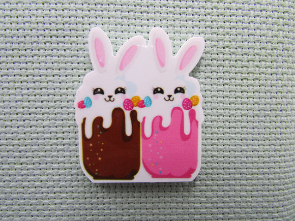 First view of the Two Bunnies Needle Minder