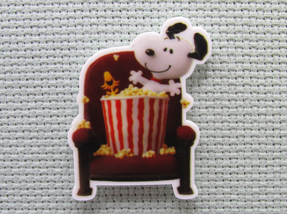 First view of the Snoopy Eating Popcorn Needle Minder