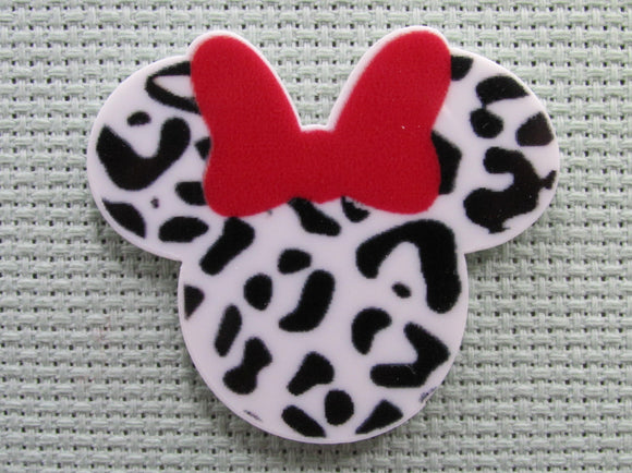 First view of the Black and White Animal Print Minnie Mouse Head Needle Minder