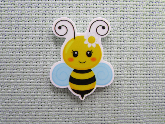 First view of the Smiling Bee Needle Minder