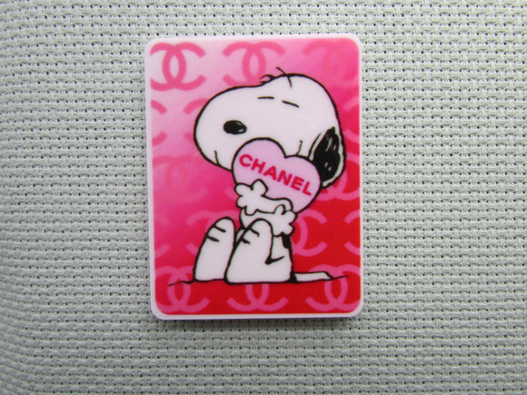 First view of the Snoopy Love Needle Minder