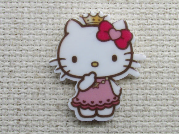 First view of the Cute White Kitty with a Bow Needle Minder