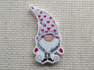 First view of the Gnome with Hearts on Hat Needle Minder